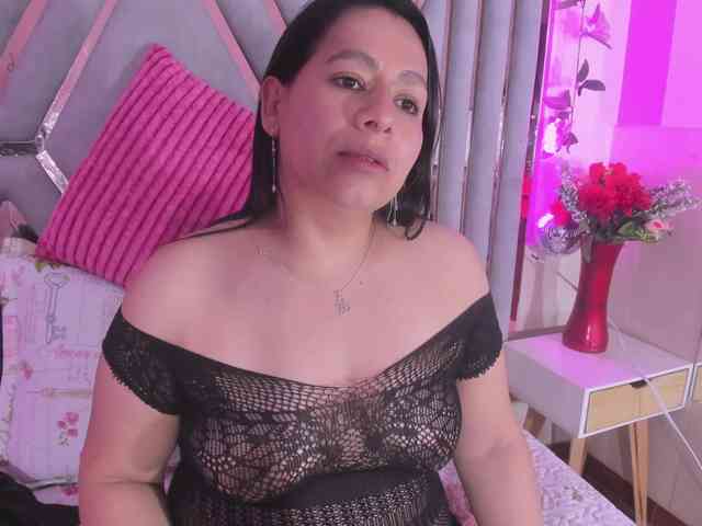 adri-rivera webcam
