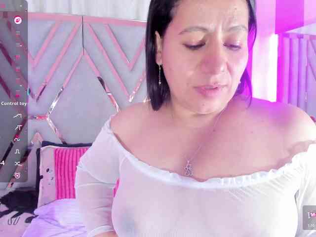 adri-rivera webcam