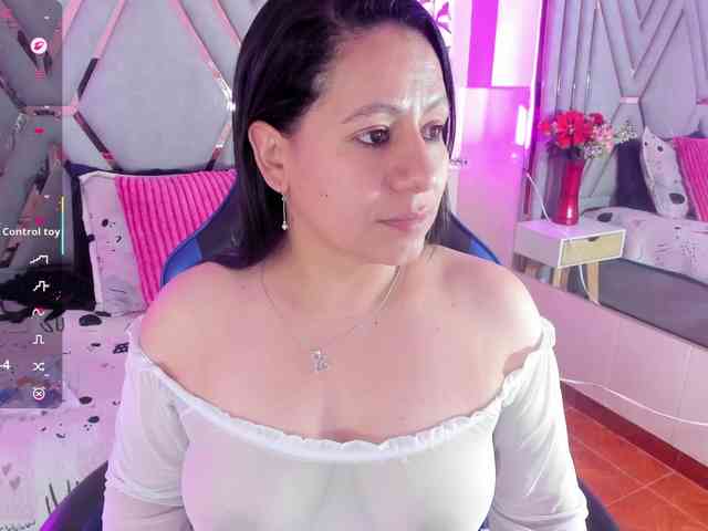 adri-rivera webcam