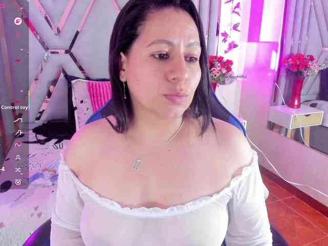 adri-rivera webcam