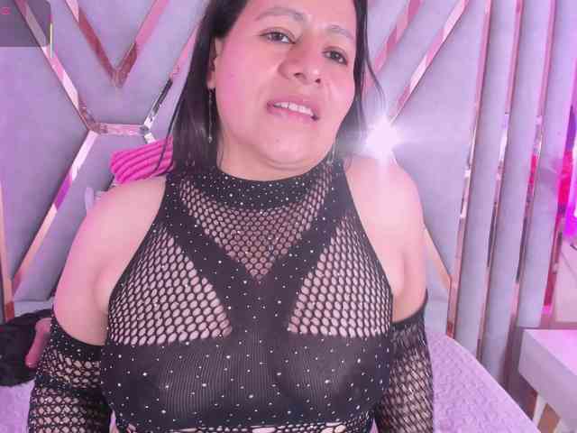adri-rivera Live Webcam on BongaCams