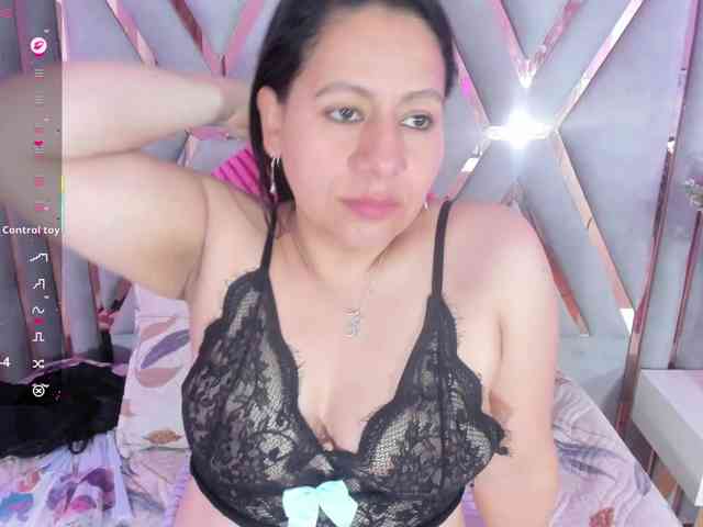 adri-rivera webcam