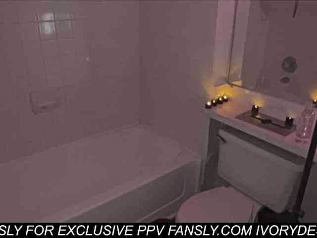 IvoryDesirehere webcam