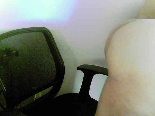 IvoryDesirehere webcam