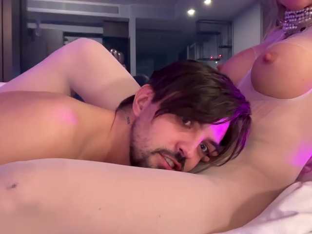  MaxandKate chat room