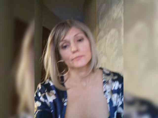 Valkiriyas live female cam on bongacams