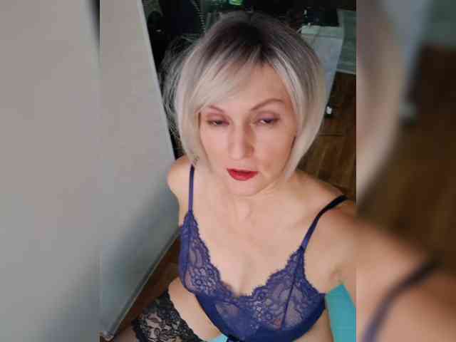 Valkiriyas live female cam on bongacams