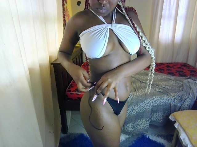 Laisley live cam on BongaCams