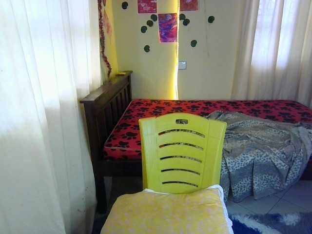 Laisley live cam on BongaCams