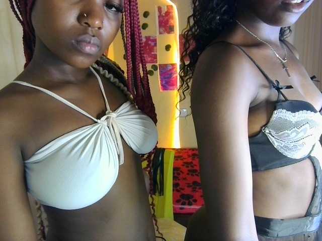 Laisley live cam on BongaCams