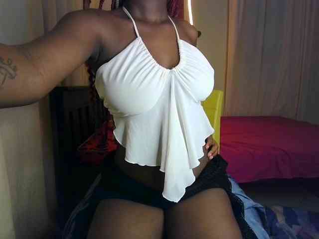 Laisley Live Webcam on BongaCams