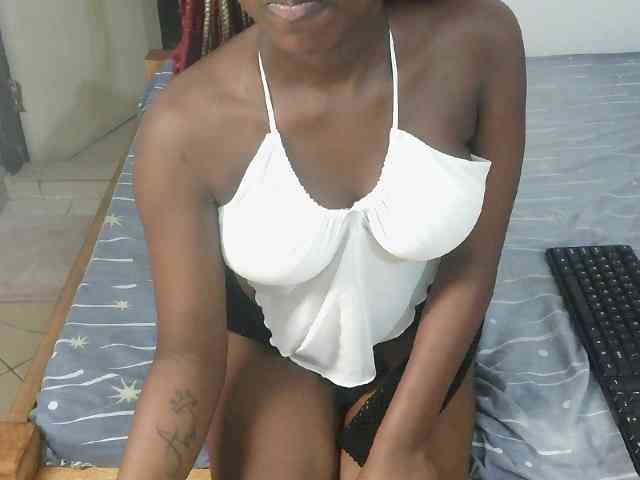 Laisley Live Webcam on BongaCams