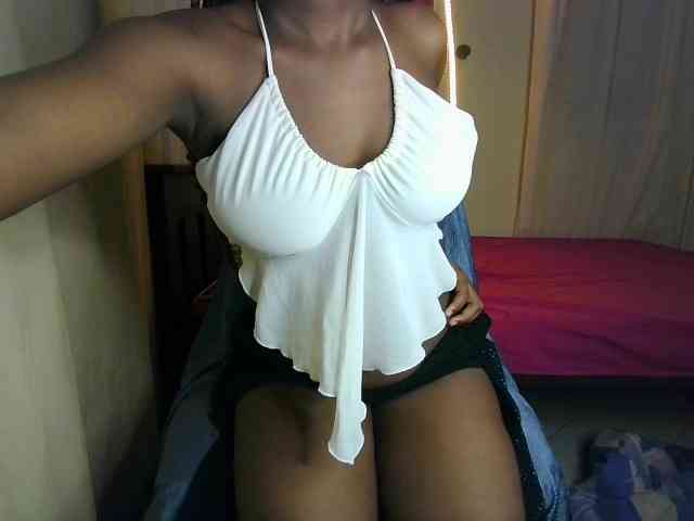 Laisley Live Webcam on BongaCams