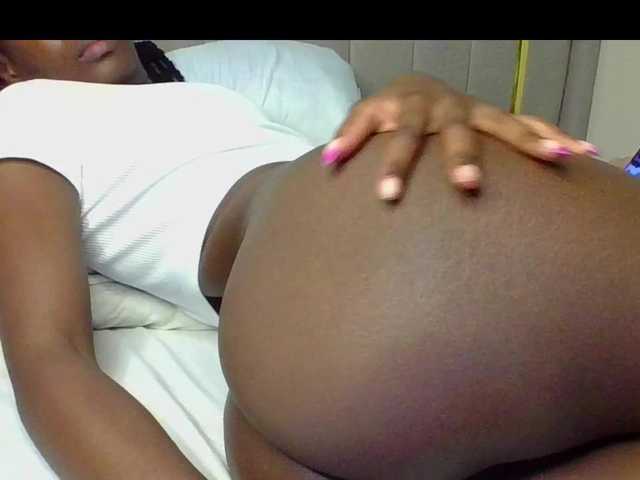 curvypetite001 live cam preview