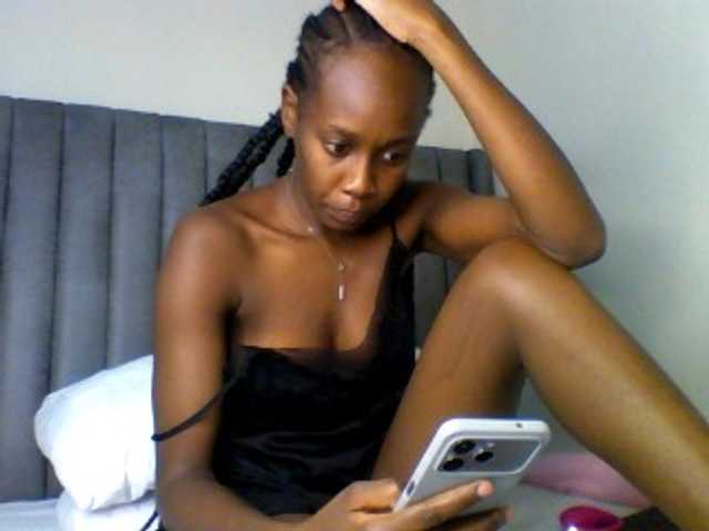 curvypetite001's BongaCams show and profile