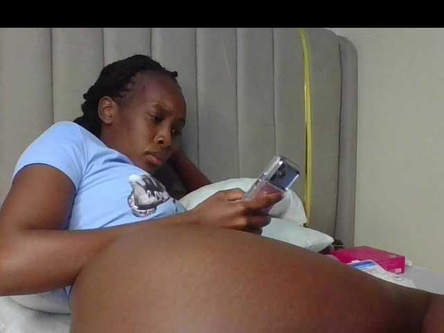 curvypetite001 live cam on BongaCams