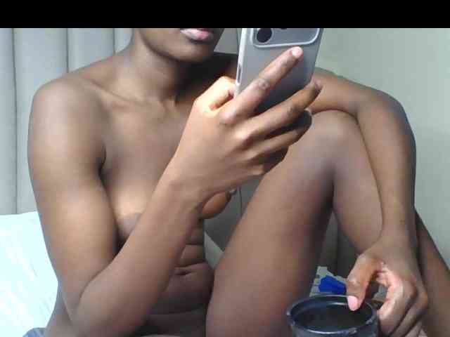 curvypetite001 webcam