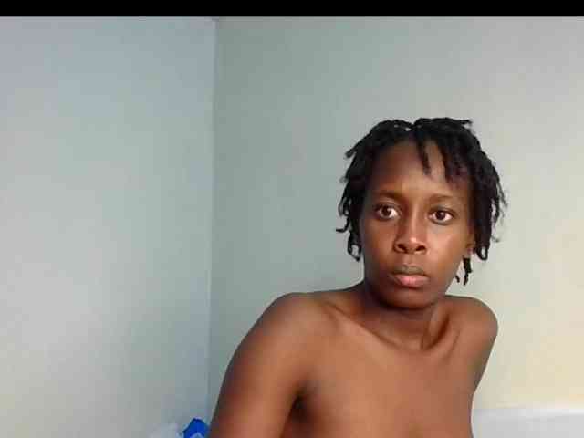 curvypetite001 webcam