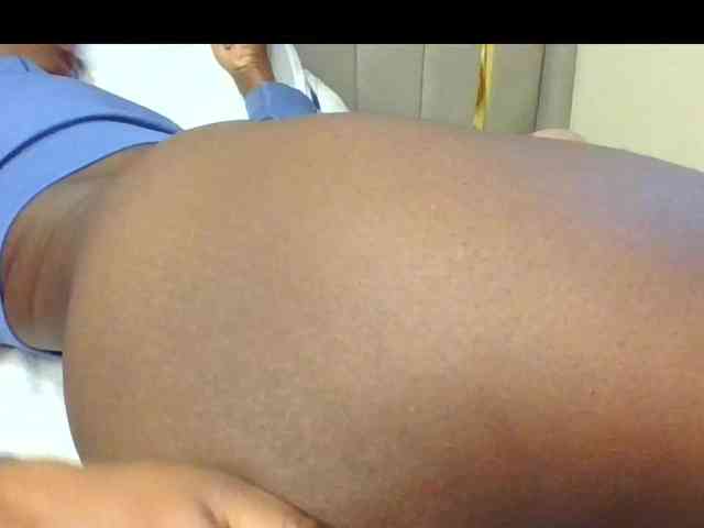 curvypetite001 webcam