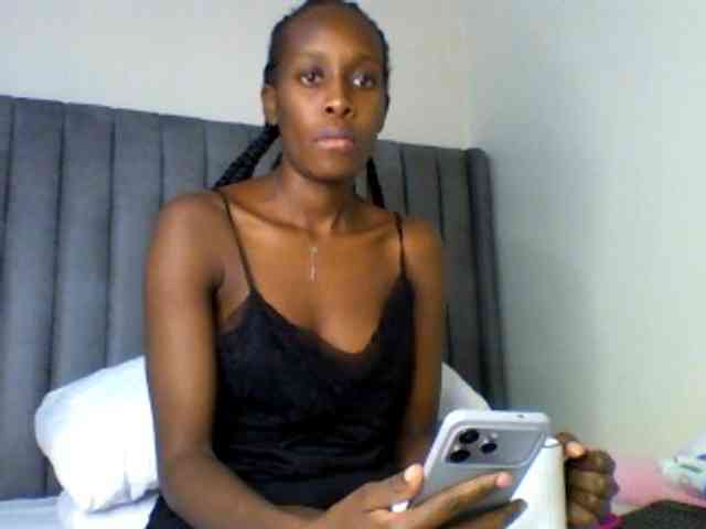 curvypetite001 webcam