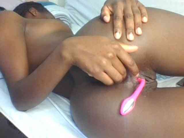 curvypetite001 webcam