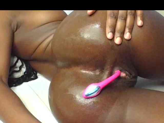 curvypetite001 webcam
