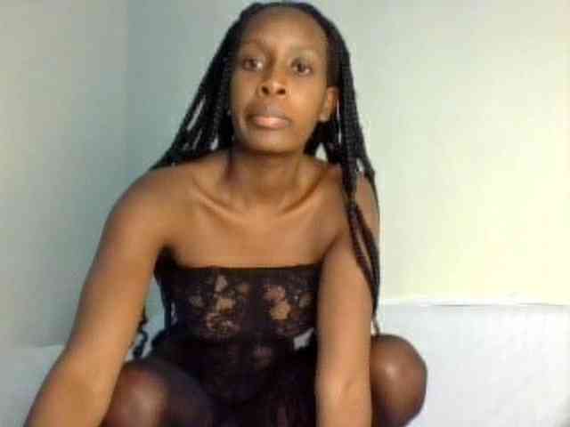 curvypetite001 webcam
