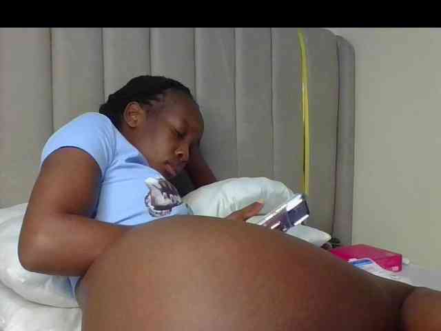 curvypetite001 webcam