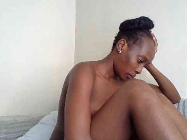 curvypetite001 webcam