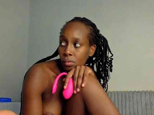 curvypetite001 webcam