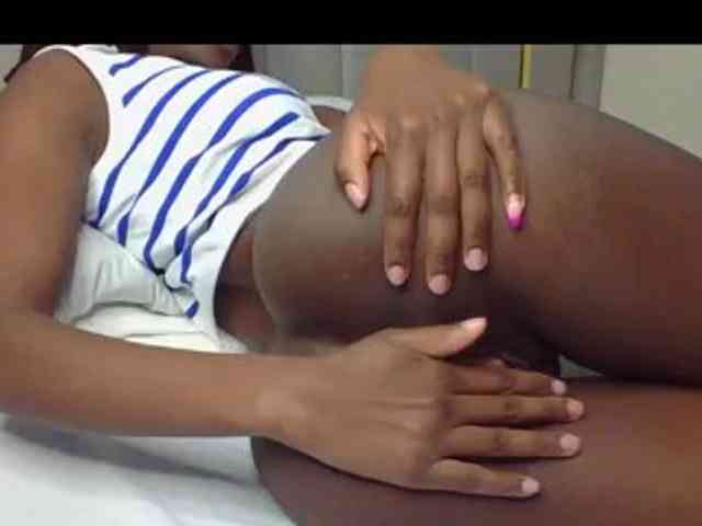 curvypetite001 webcam