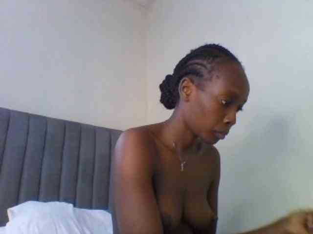 curvypetite001 webcam