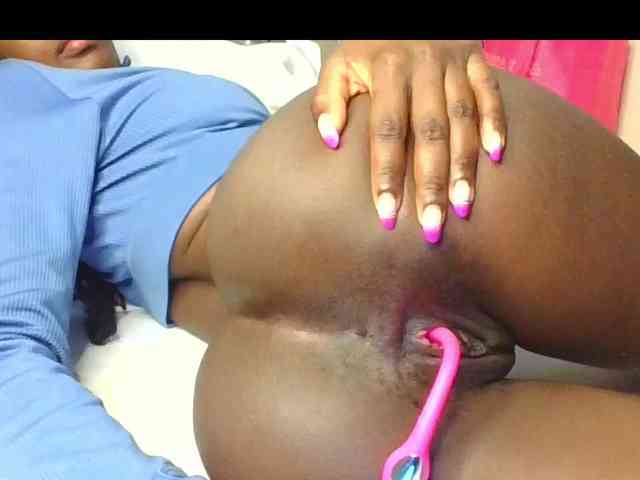 curvypetite001 webcam
