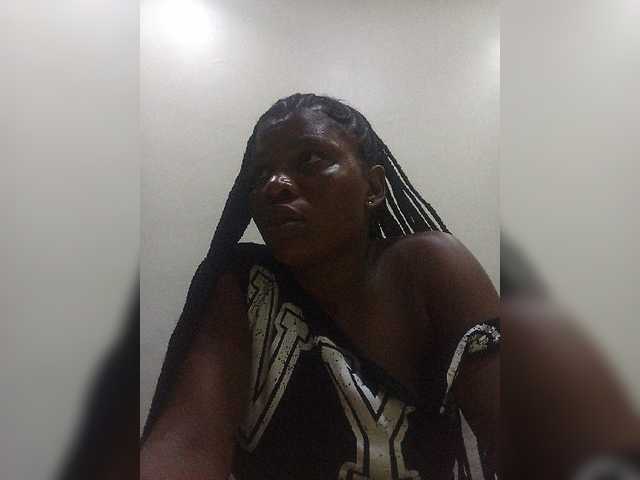 CurvyCrush live cam on BongaCams