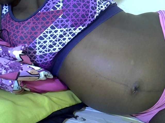 le modèle pretty-desire est en webcam porno dans un show sur le site bongacams, il possède les tags suivants: Ebony,Brunette,Trimmed