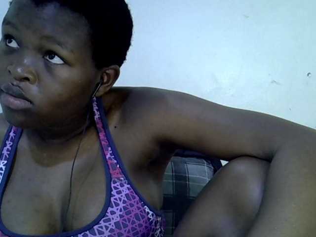 pretty-desire webcam bongacams model stream image