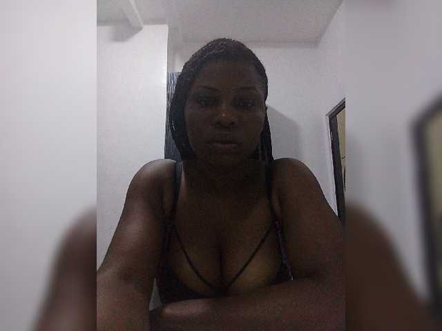 Littleslutdiva live cam preview