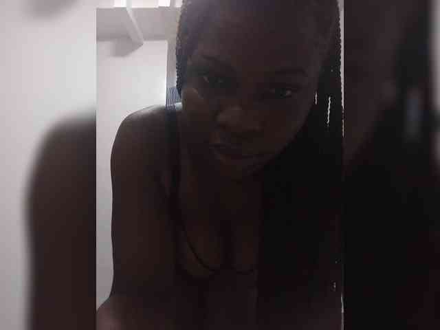 Littleslutdiva webcam