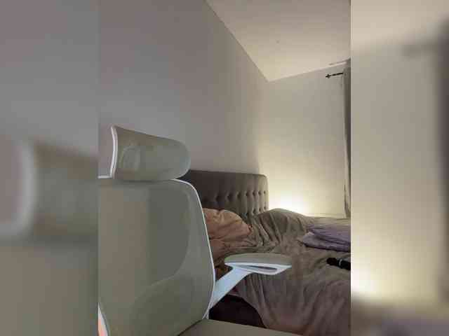 SweetIra webcam
