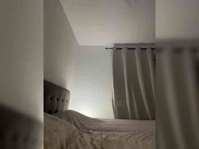 SweetIra webcam
