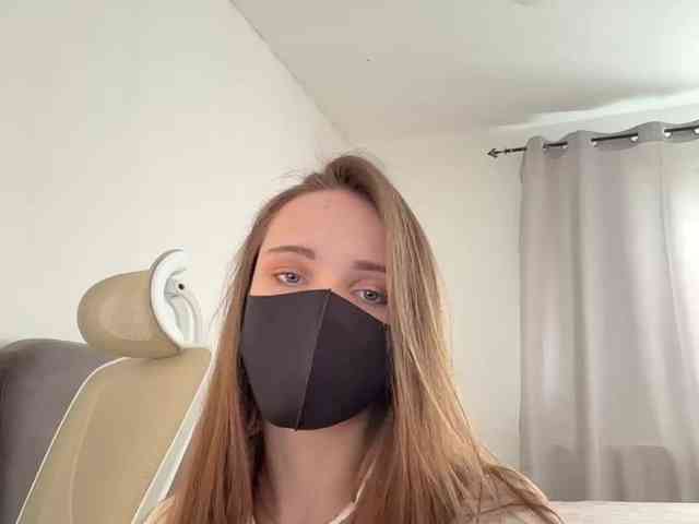 SweetIra webcam