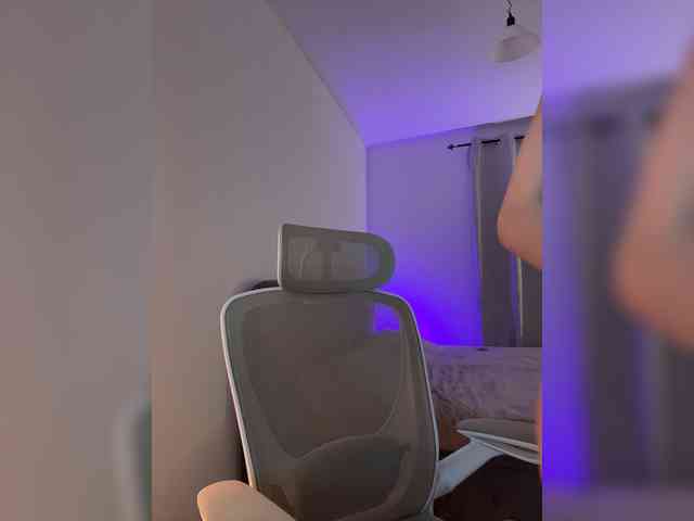 SweetIra webcam