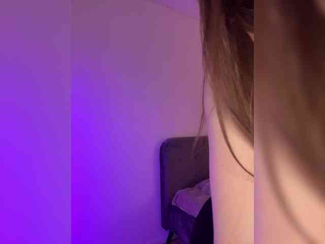 SweetIra webcam
