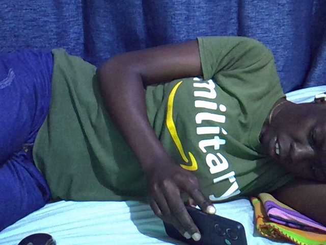 Ebonytrendy webcam bongacams model stream image