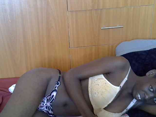 Ebonytrendy webcam