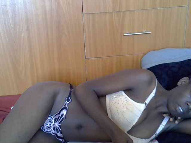 Ebonytrendy webcam