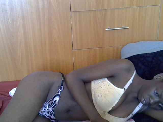 Ebonytrendy webcam