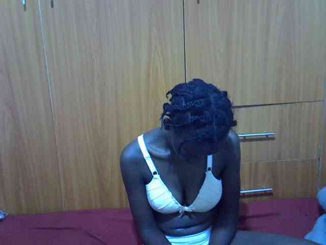 Ebonytrendy webcam