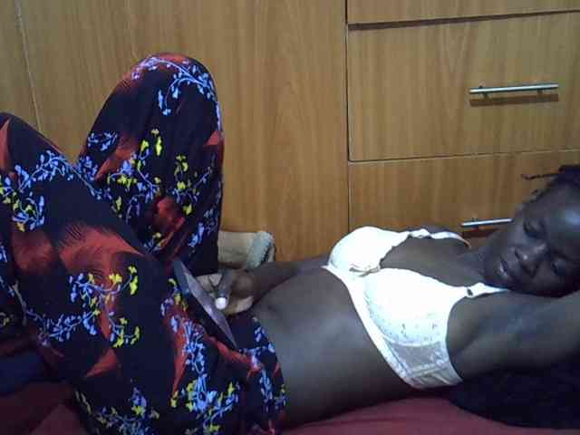 Ebonytrendy webcam