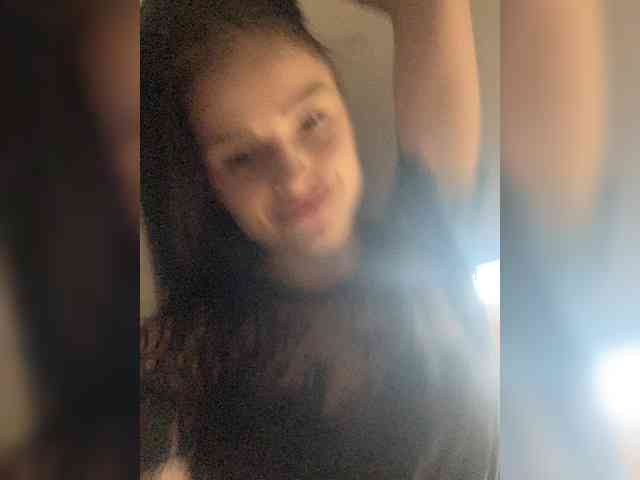 MiniGirl27 webcam